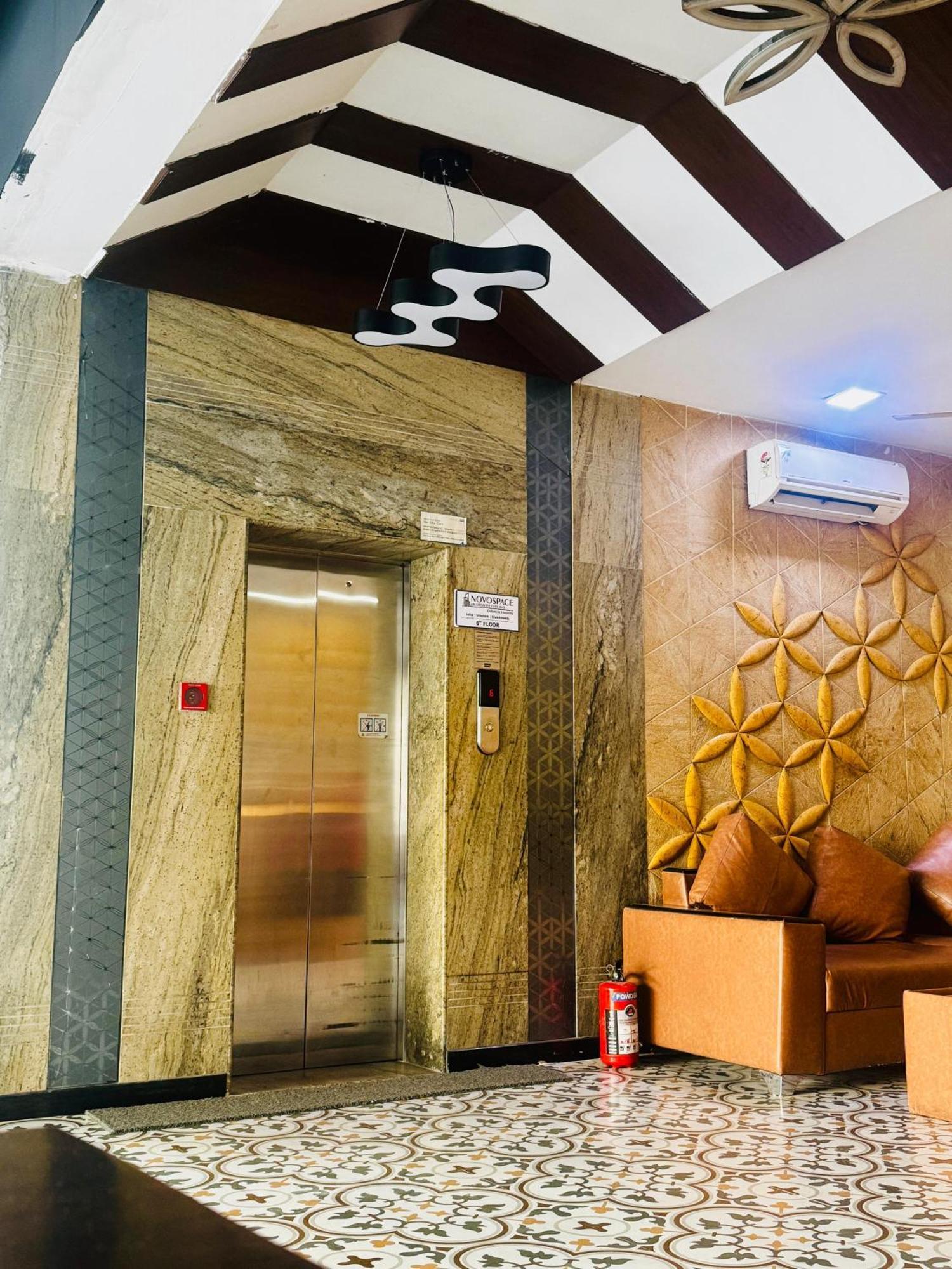 La Riviera Suites Хидерабад Екстериор снимка