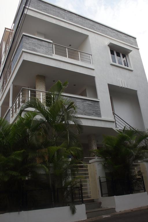 La Riviera Suites Хидерабад Екстериор снимка