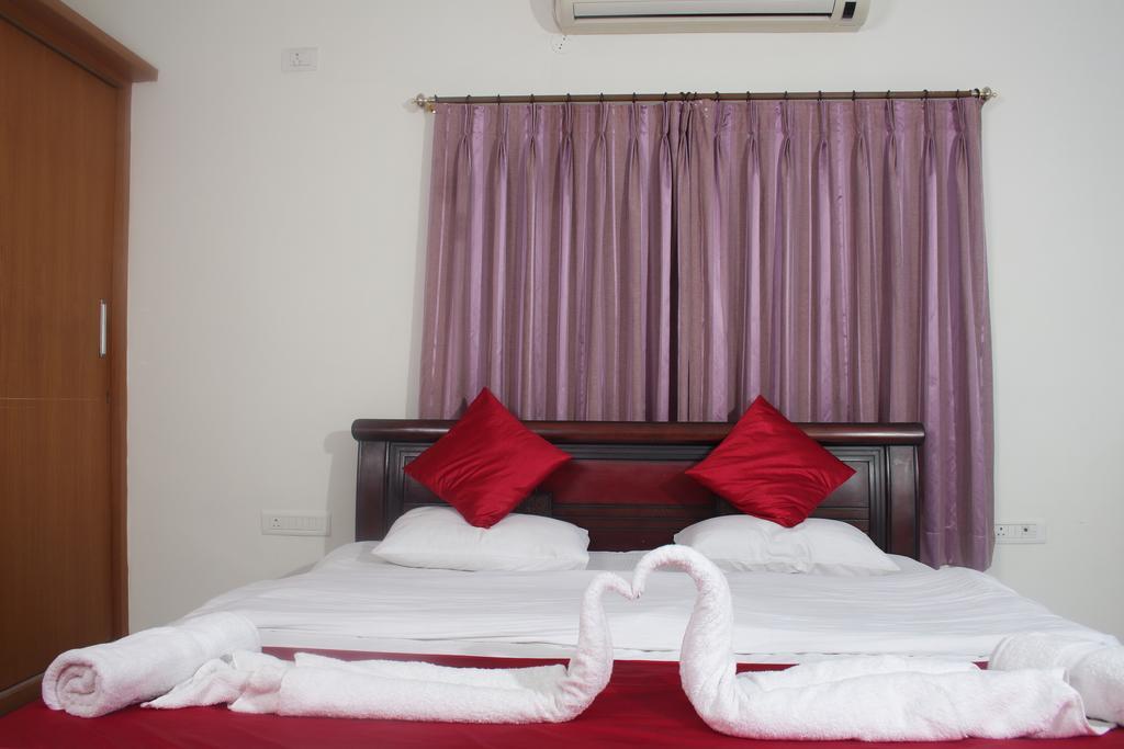 La Riviera Suites Хидерабад Екстериор снимка