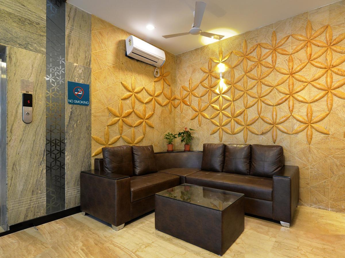 La Riviera Suites Хидерабад Екстериор снимка
