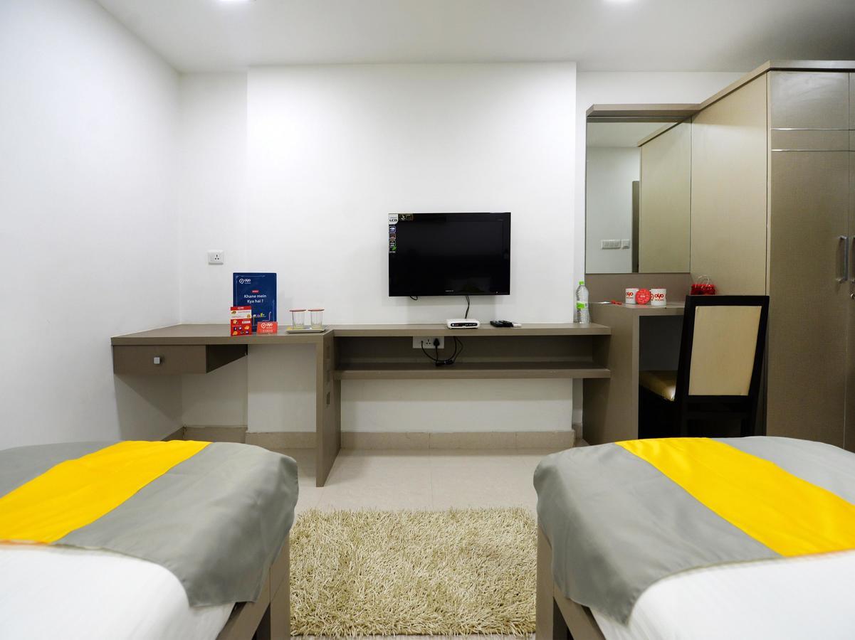 La Riviera Suites Хидерабад Екстериор снимка